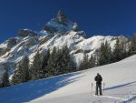 La Cime de l'Est embellie par la lune.