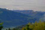 Le Pleureur (premier sommet blanc), Grand Combin et Le Métailler au centre haut.