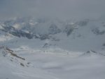 La cabane des Dix est sur l'éperon rocheux de droite, au centre de la photo