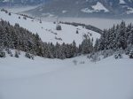 Descente dans la combe au dessus du Pt1665, à gauche de Chanso (au centre de la photo) que j'éviterai.