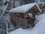 On déchausse pour passer le pont, sur le panneau juste avant c'est marqué Les Troncs, 1502m. La transhumance des panneaux existe-t-elle ?