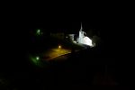Depuis Binn, photo de nuit de la chapelle de Wilere