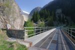 Le pont enjambant la Massa. Le barrage de Staussee-Gibidum que nous verrons peu par la suite