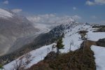 Le sentier se poursuit avec la vue qui se dégage de plus en plus sur le glacier d'Aletsch