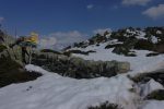 Progression entre neige et rocher