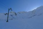 On longe brièvement Les Darreys et son téléski. Le Mont Vélan en face