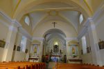 L'intérieur de l'église. Déformation du grand angle