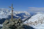 La croix rafistolée du Bonhomme du Tsapi, 2802.6m