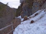 Départ depuis la route en direction du Pont de Tsarevesse, on a laissé la voiture devant cette neige à 1560m. On porte au tout début.