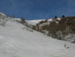 il faut donc passer à travers ces aulnes (à la descente aussi !), la neige commence à être un peu transformée.