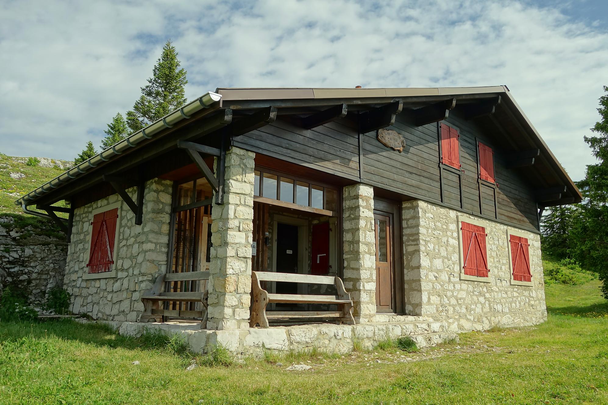 Randonnée à la cabane du Grand Cunay depuis le Col du Marchairuz