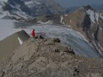 Christian regarde la suite du programme, le glacier du Sex Rouge (centre de la photo)