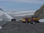 Puis nous longeons la piste sur le glacier, le conducteur de la dameuse sera notre taxi du jour