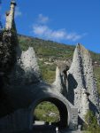 Pour aller à Arolla, on passe par Euzanne avec ces célèbres pyramides.