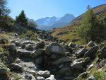 La vue commence à s'ouvrir sur les hauts sommets