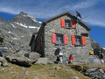 La cabane de Valsorey et le Combin de Valsorey