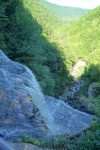 Le haut de la cascade de l'Eventail. Taillé par le glacier
