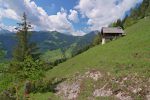 Vue arrière sur le chalet (juste après l'abreuvoir) du Pt1256