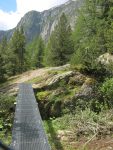 On traverse cette passerelle pour rejoindre la combe de Barberine