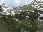 On reste sur la route, on voit sur la droite la route montant à Vieil Emosson