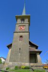 L'église de Poliez-le-Grand. Cadrage serré pour éviter des fils électriques