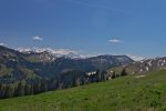 A droite au fond Les Diablerets.