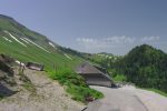 La ferme de Salette 1499m, on continue encore sur la route. Pour l'instant c'est une randonnée tranquille !