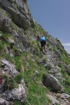 Début du caractère alpin de la course. J'ai rangé les bâtons dans le sac, les mains deviennent fort utiles ! C'est le début de plusieurs passages avec chaînes, fort utiles !