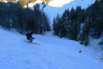 Descente vers Les Auges dans un couloir assez raide, mais bien poudreux