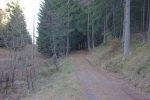 Au panneau, au centre de la photo, on va tourner à gauche pour un détour à Le Planard, il est possible de continuer tout droit, c'est tout plat.