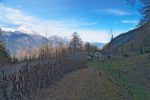 On arrive à Le Planard 1296m, la vue s'ouvre et nous pouvons admirer la vallée du Rhône, et les Dents du