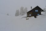 Le chalet, nommé Le Mazot (Ski-Club L'Isle), marquant la fin de la Combe à la Neige