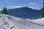 Tout au fond à droite, une antécime du Mont-Tendre en blanc
