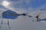 La buvette Chalet du Mont-Tendre. Le Mont-Tendre au fond.
