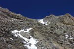 Marquage bleu, la neige rendant cette montée délicate car le terrain est peu stable.