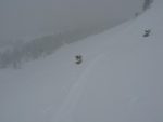 Vue arrière sur le chemin de la montée, il neige de plus en plus fort !