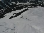 On arrive au sommet de La Palette, avec une vue sur la face sud et le domaine skiable d'Isenau