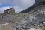 On arrive à la cabane des Diablerets, 2485m