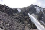 Des barrières sécurisent notre chemin vers Glacier 3000