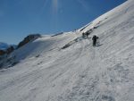 Et on arrive avec plaisir au col du Pt2250, avec le soleil. On se dirige vers la droite. On bascule coté français.