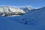 Est-ce les restes d'une avalanche de cailloux en bas ? Pic d'Artsinol en face