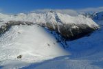 Je bascule à droite, par le couloir de la montée, au-dessus de la prise d'eau