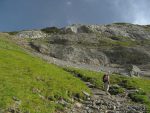 Combe de Letchiau, in situ on arrive à voir le drapeau de la cabane (en haut à gauche)