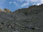 Dans la montée de la Dent Favre, on marche à vue, parfois quelques cairns