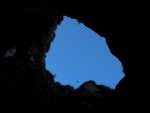 Un trou dans la grotte