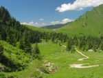 Le col de Jaman est au fond, une descente puis une courte remontée