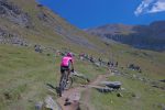 Et c'est parti dans la combe pour le Pas de Lona, il faut partager les lieux désormais avec les cyclistes