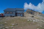 J'arrive à la cabane des Becs de Bosson , 2983m, les Becs se dégagent enfin !