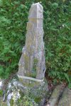 Au bord de la route, cette stèle témoin de l'emprise bernoise, surmonta la fontaine de Riex de 1554 à 1798