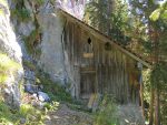 Nous passons à coté du refuge du P1780, construit pour loger les ouvriers des paravalanches.